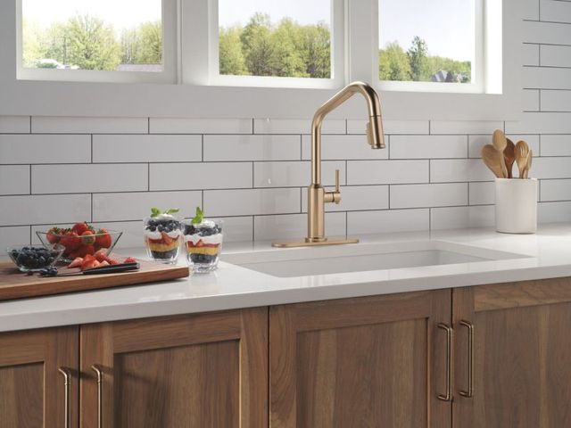 Delta Cordova™ Lumicoat® Champagne Bronze Single Handle Kitchen Faucet-1