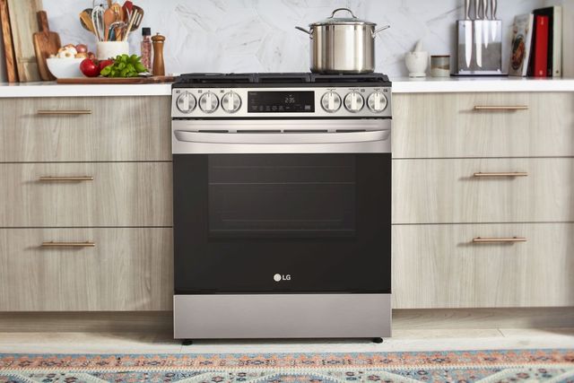 LG 30" PrintProof™ Stainless Steel Slide In Gas Range-10