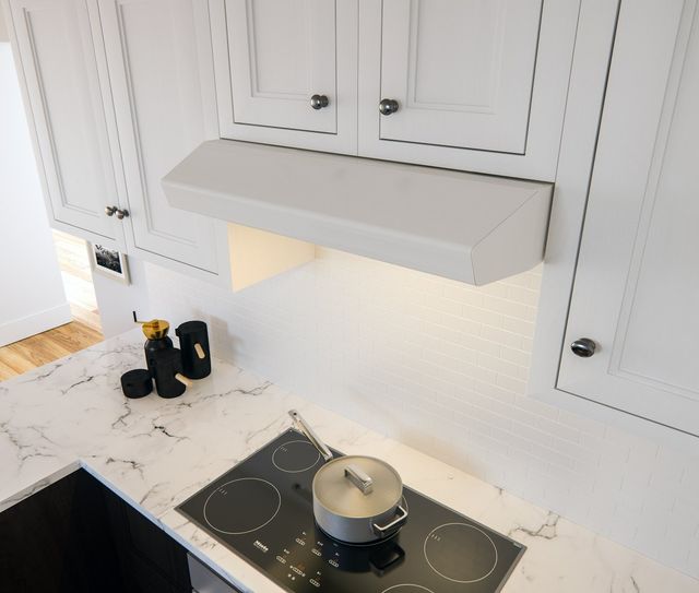 Zephyr Breeze I 30" White Under Cabinet Range Hood-1