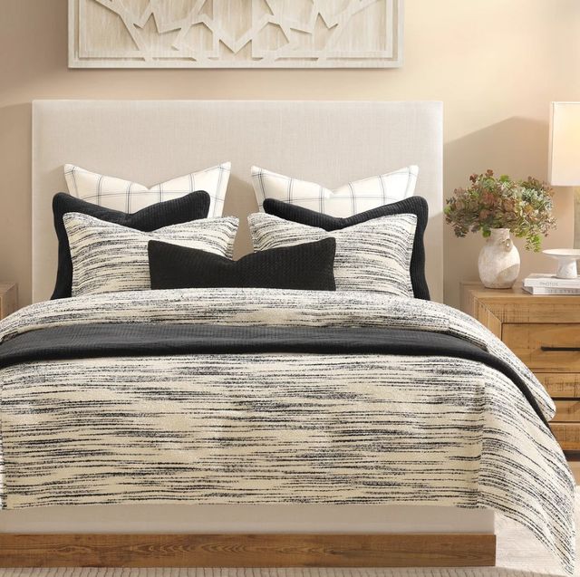 HiEnd Accents Cosmo 3-Piece Black/Ivory Queen Comforter Set-1