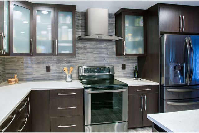 Broan® Elite EW46 Series 36" Stainless Steel Convertible Curved Glass Wall Mount Chimney Range Hood-3