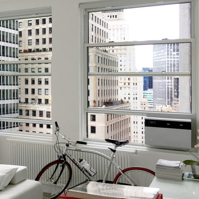 Friedrich Kühl® 6,000 BTU White Window Mount Air Conditioner-4