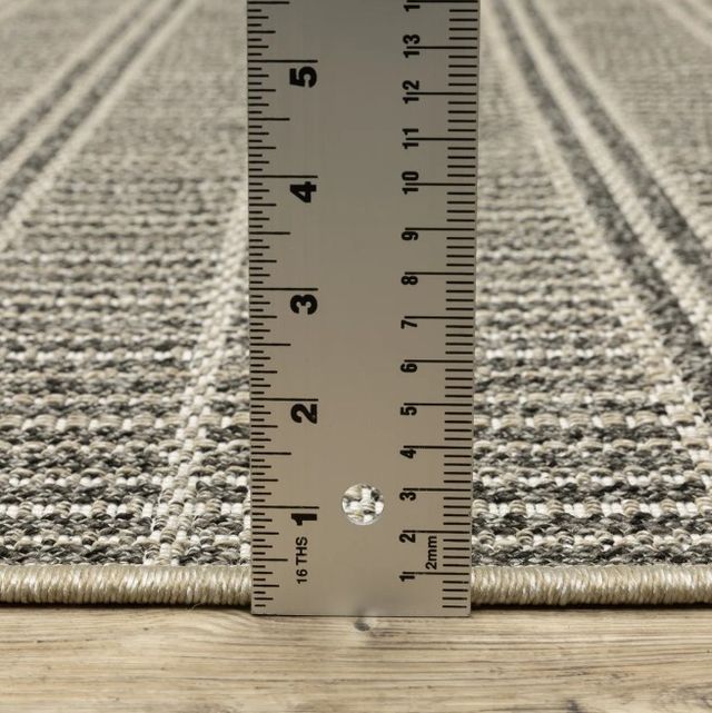 Oriental Weavers™ Gillian 5'x7' Style 4 Area Rug-2