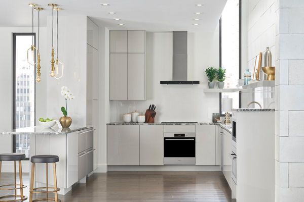 Wolf 30" Black Induction Cooktop