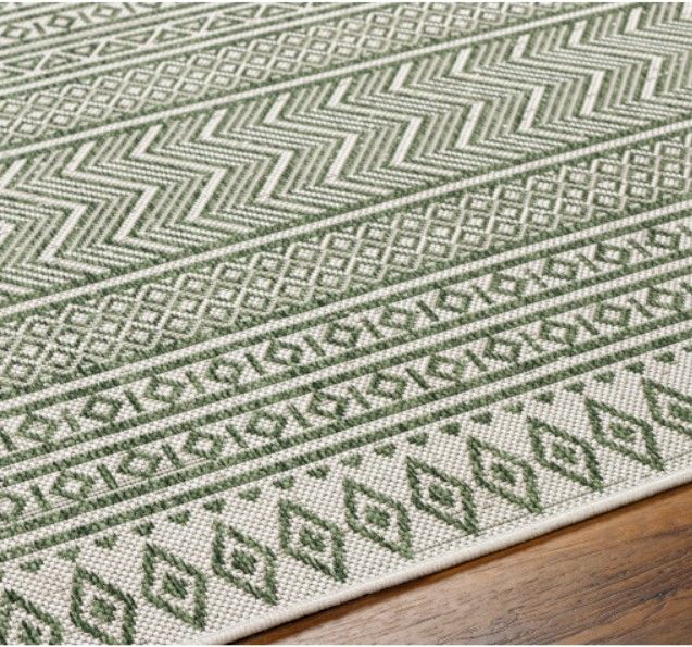 Surya Eagean Green 4'x6' Area Rug-1