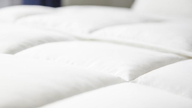 Malouf® Woven White Full Down Alternative Microfiber Comforter-2