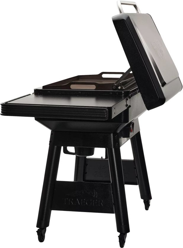Traeger® Flatrock™ 3-Burner Black Freestanding Liquid Propane Grill-4