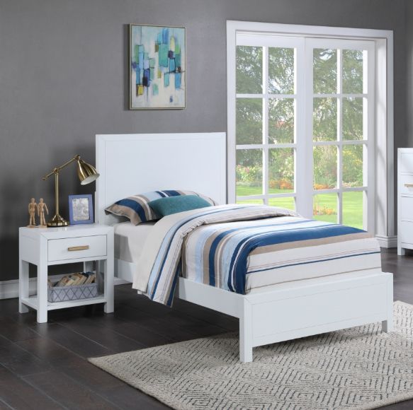 Winners Only® Fresno White Youth Twin Panel Bed-1