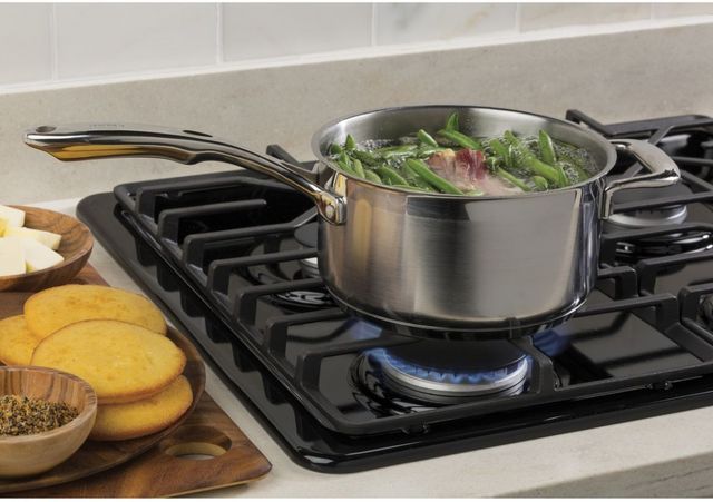 GE® 30" Black Built-In Gas Cooktop-3