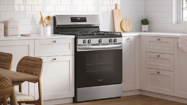 Frigidaire® 30" Stainless Steel Freestanding Gas Range-6