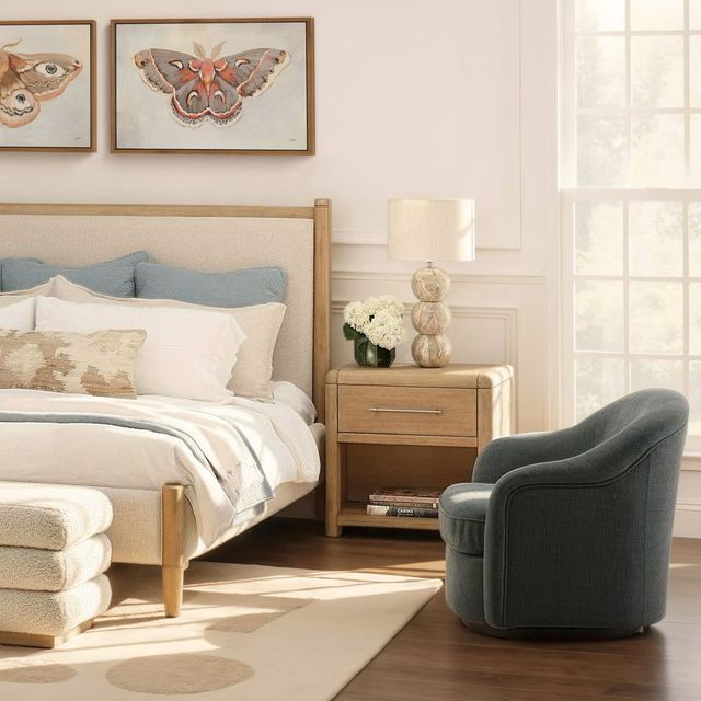 Dovetail Furniture Coralis Cream Table Lamp-1