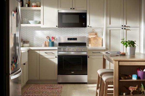 Whirlpool 30" Fingerprint Resistant Stainless Steel Freestanding Gas Range