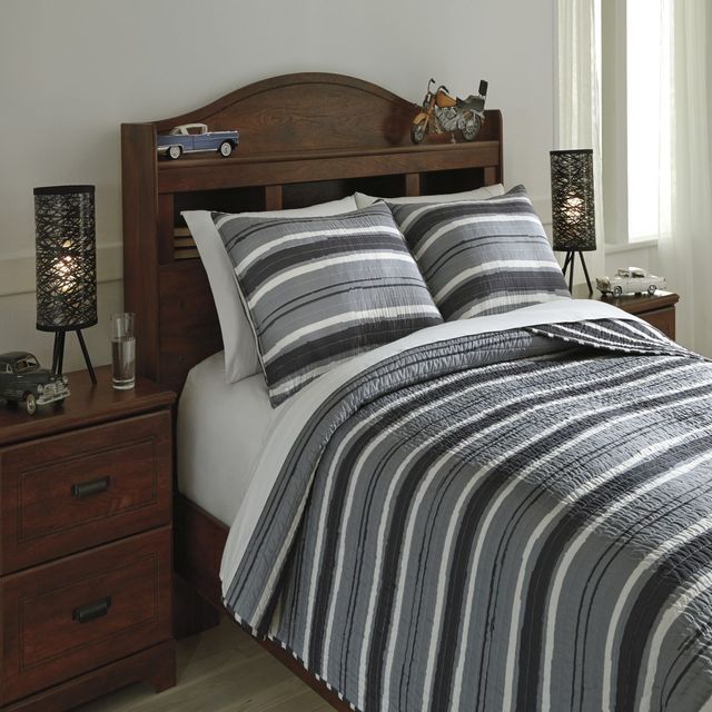 Signature Design by Ashley® Merlin Gray/Cream Full Coverlet Set-2