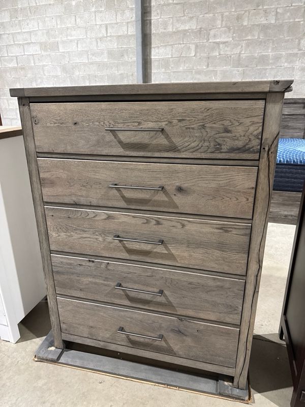 Clearance Vaughan-Bassett Dovetail Mystic Gray Chest-0