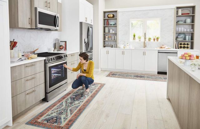 LG 30" PrintProof® Stainless Steel Slide In Electric Range-19