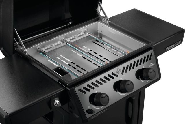 Napoleon Freestyle 24 3-Burner Black Outdoor Natural Gas Griddle-3