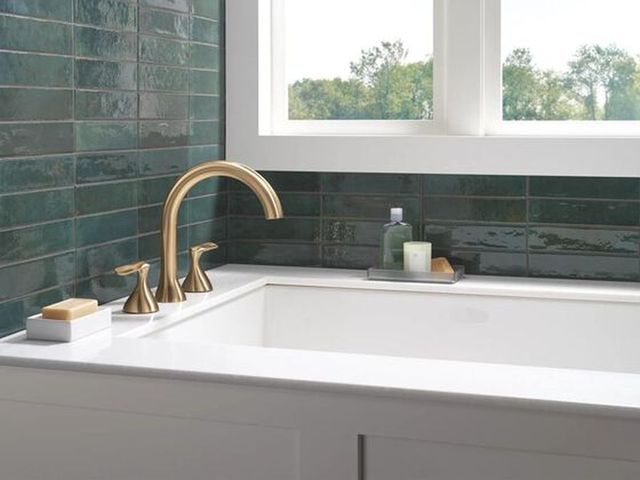 Delta Bonacci™ Lumicoat® Champagne Bronze 3-Hole Roman Tub Trim-2