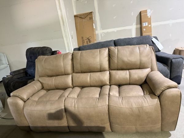 Clearance Southern Motion™ Customizable Westchester Double Manual Reclining Sofa-0