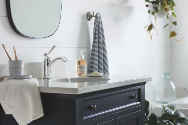 Peerless Elmhurst® Chrome Single Handle Bathroom Faucet-1