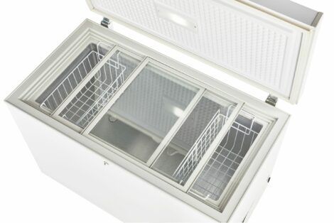 Unique Appliances 46" 9.3 Cu. Ft. White Chest Freezer-2