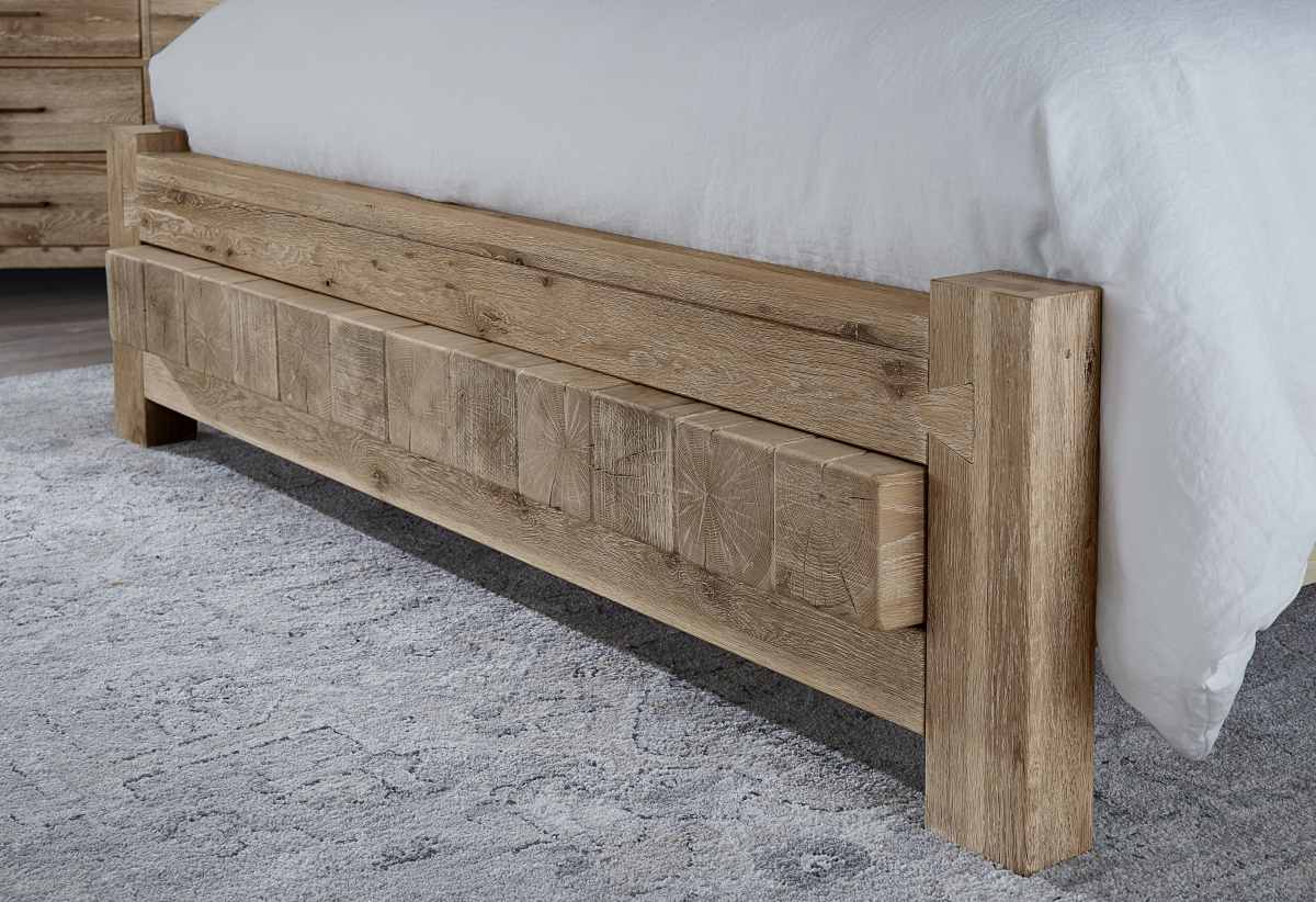 Vaughan-Bassett Dovetail Queen Poster Bed - Thumbnail 3
