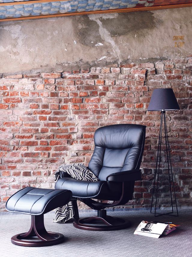 Fjords® Classic Comfort Bergen R Havana Small Recliner-2