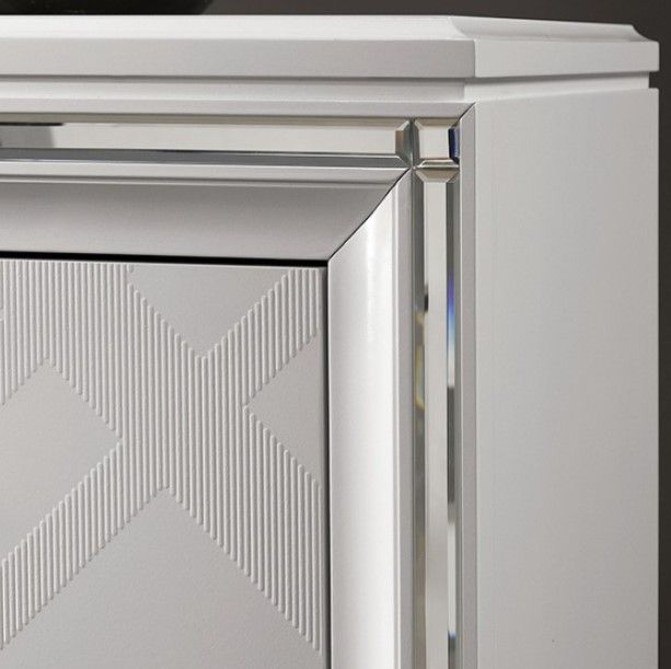 Furniture of America® Emmeline White Chest-2