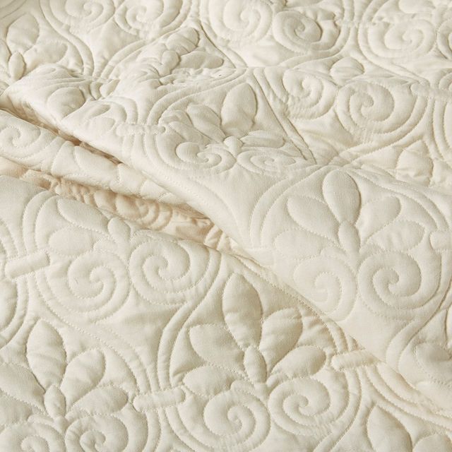 Olliix by Madison Park 3 Piece Cream Queen Quebec Fitted Bedspread Set-3