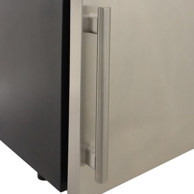 Sapphire Series 3 15" 20 lb. Stainless Steel Ice Maker-2