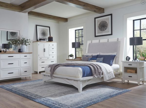 An independent platform bed base with slats An independent platform bed base with slats