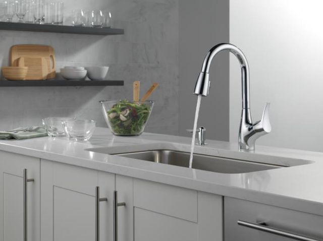 Peerless Retail Channel Product Chrome Single Handle Pull-Down Kitchen Faucet with Soap Dispenser-3