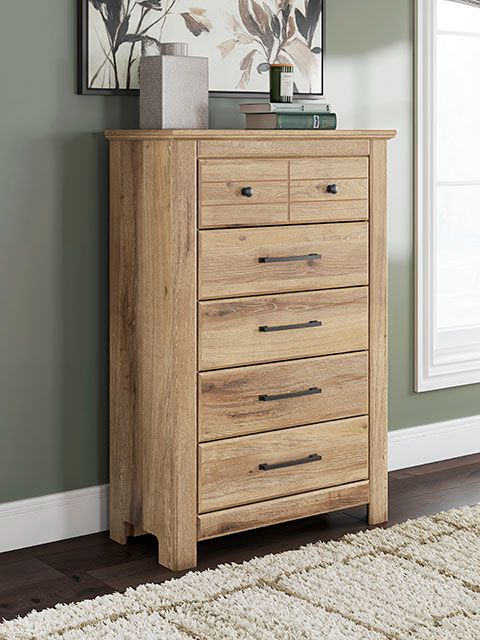Signature Design by Ashley® Makidern Tan 5-Drawer Chest-2