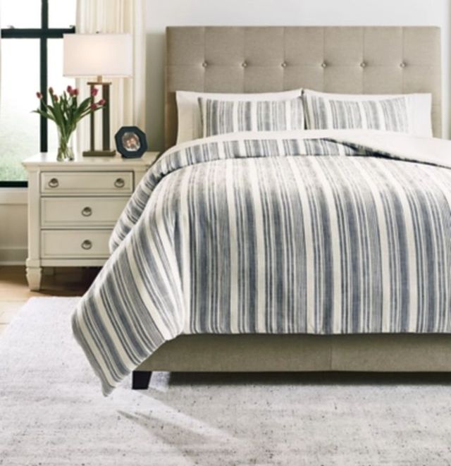 Signature Design by Ashley® Reidler Ivory/Black Queen Comforter Set-2