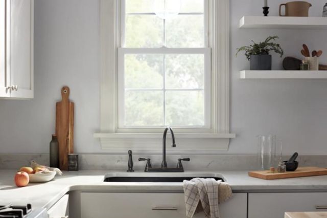 Peerless Elmhurst® Oil Rubbed Bronze 2-Handle Kitchen Faucet with Spray-3
