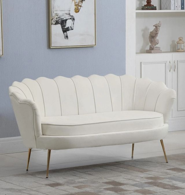 Meridian Furniture Gardenia Cream Loveseat-1