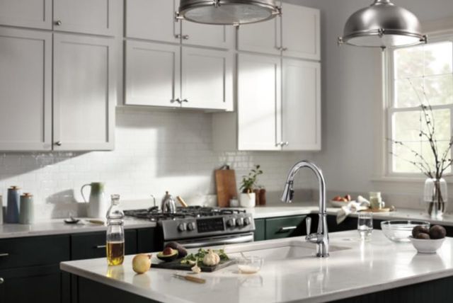 Peerless Elmhurst® Chrome Single Handle Pull-Down Kitchen Faucetcet-3