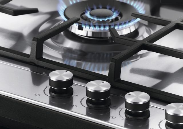 Fisher & Paykel Series 7 36" Stainless Steel Natural Gas Cooktop-1