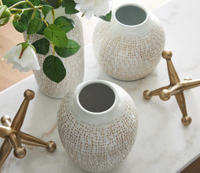 Signature Design by Ashley® Vinburn 5-Piece Gold/White Accessory Set-2