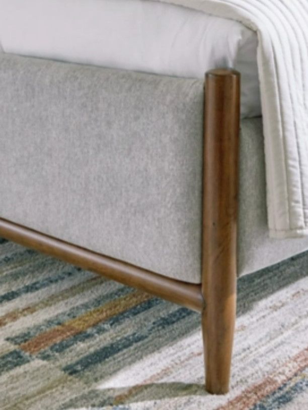 Signature Design by Ashley® Lyncott Gray King Upholstered Panel Bed-3