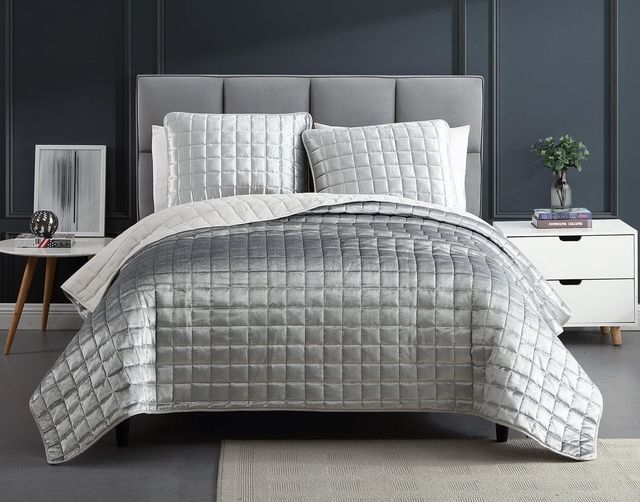 Hallmart Collectibles Luxe 3-Piece King Silver Velvet Coverlet Set-0