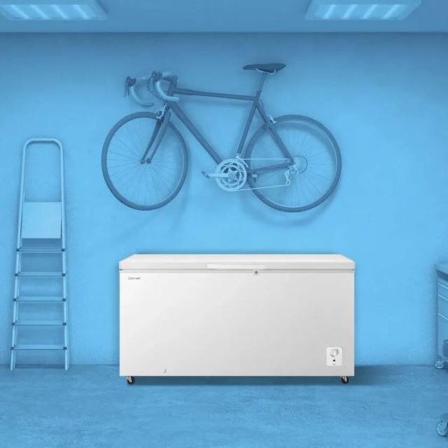 Element® 17.7 Cu. Ft. White Chest Freezer -3