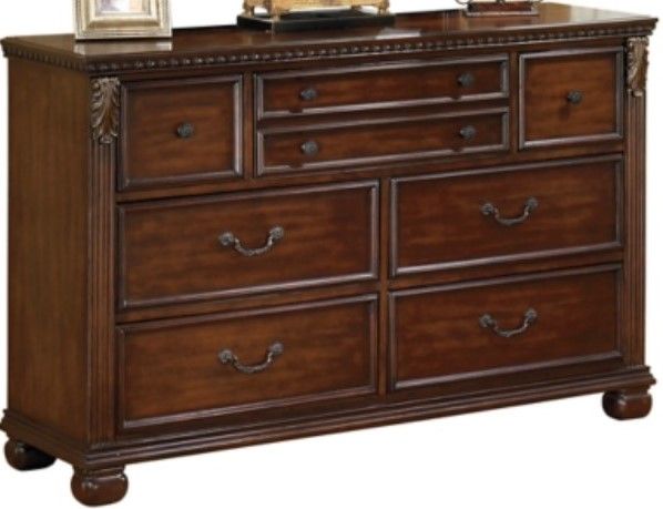 Signature Design by Ashley® Leahlyn 5-Piece Warm Brown King Panel Bed Set-2