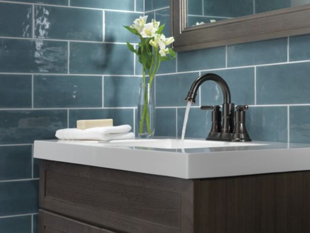 Peerless Westchester® Oil Rubbed Bronze 2-Handle Centerset Bathroom Faucet-2