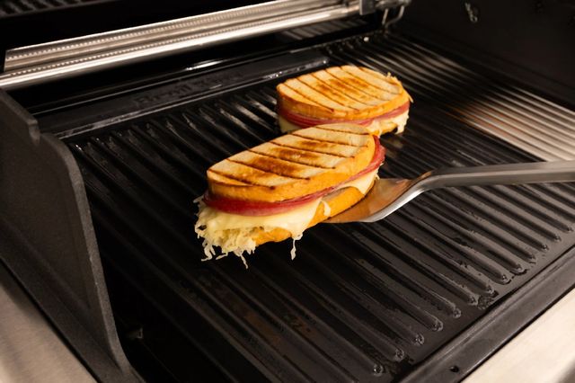Broil King Imperial / Regal Porcelain Finish Plancha-4
