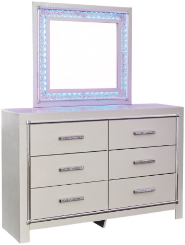Zyniden Chest - Silver Zyniden Chest - Silver