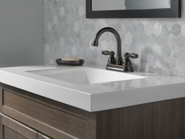 Peerless Claymore™ Oil Rubbed Bronze 2-Handle Bathroom Faucet-3
