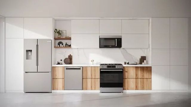 Bosch 4-Piece Stainless Steel Gas Kitchen Package
