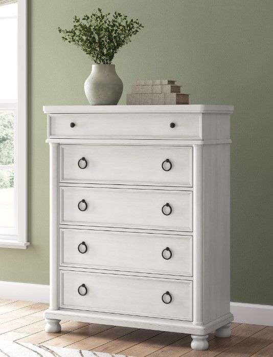 Signature Design by Ashley® Chadworth Antique White Chest-1