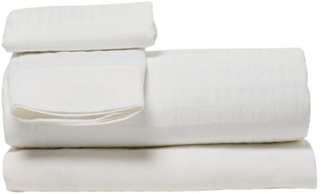 Dreamfit® DreamChill™ 5-Piece White Enhanced Bamboo™ Quilted Split California King Sheet Set-0