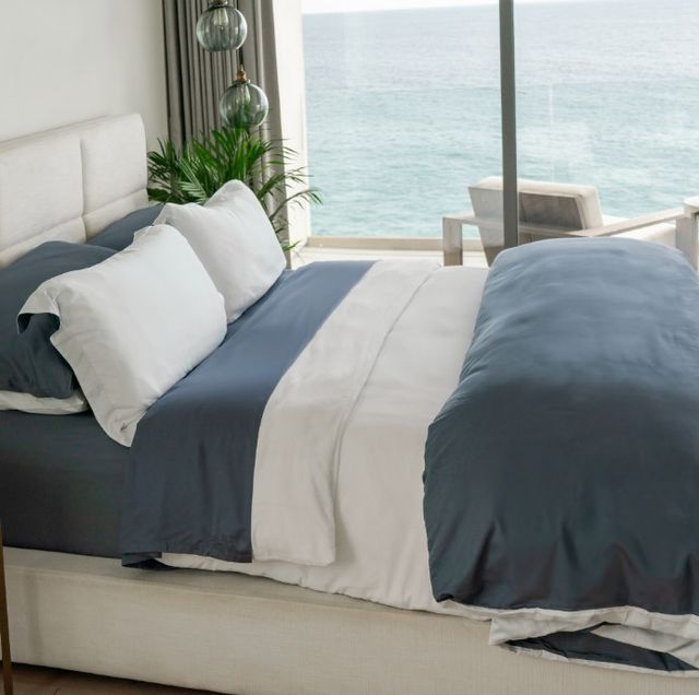 Cariloha Luxurious Blue Lagoon/White King Duvet Cover-1